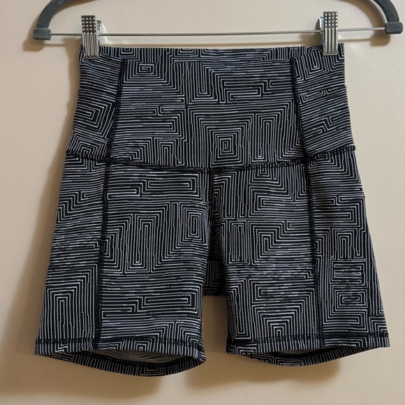 Lululemon Sz 4 Wunder Short 5" In Maze Jacquard White Black *Luon - Picture 4 of 11